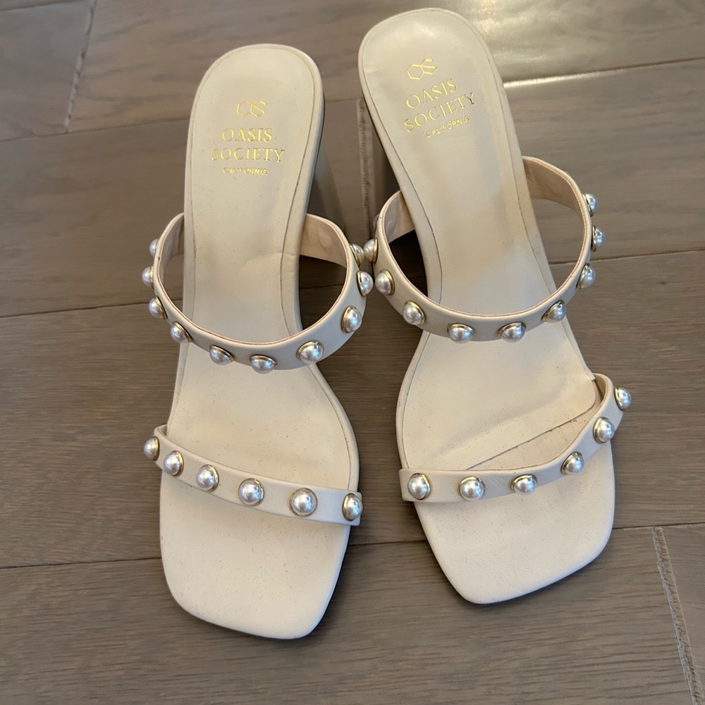 Oasis Society Pearl Detail Shoes